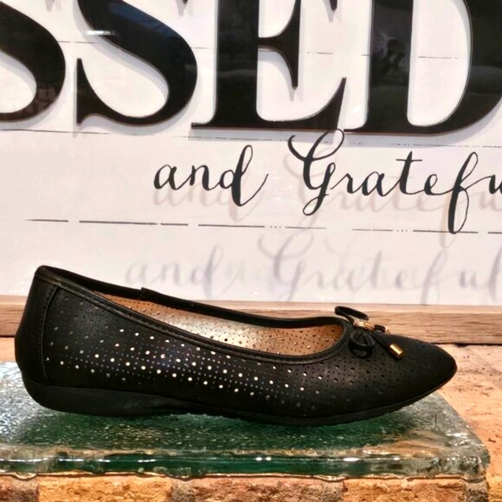 London Fog S BABETTE Perforated Flat Round Toe Slip-On Bow Black Sz 8.5 Wide